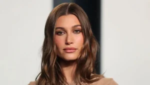 Hailey Bieber: Hành Trình Chăm Sóc Bản Thân và Chấp Nhận Thay Đổi Sau Sinh