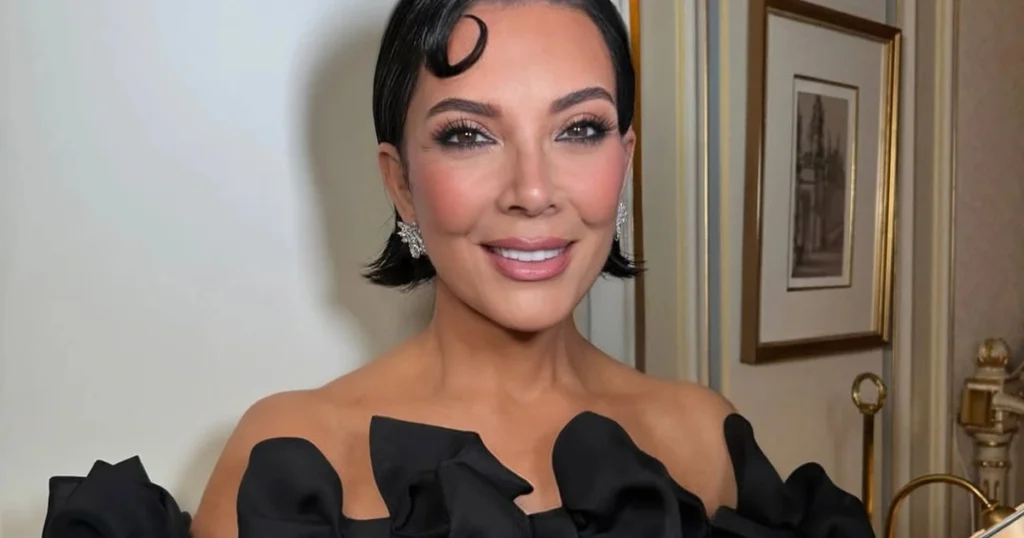 Vẻ đẹp trẻ trung vượt thời gian của Kris Jenner ở tuổi 69