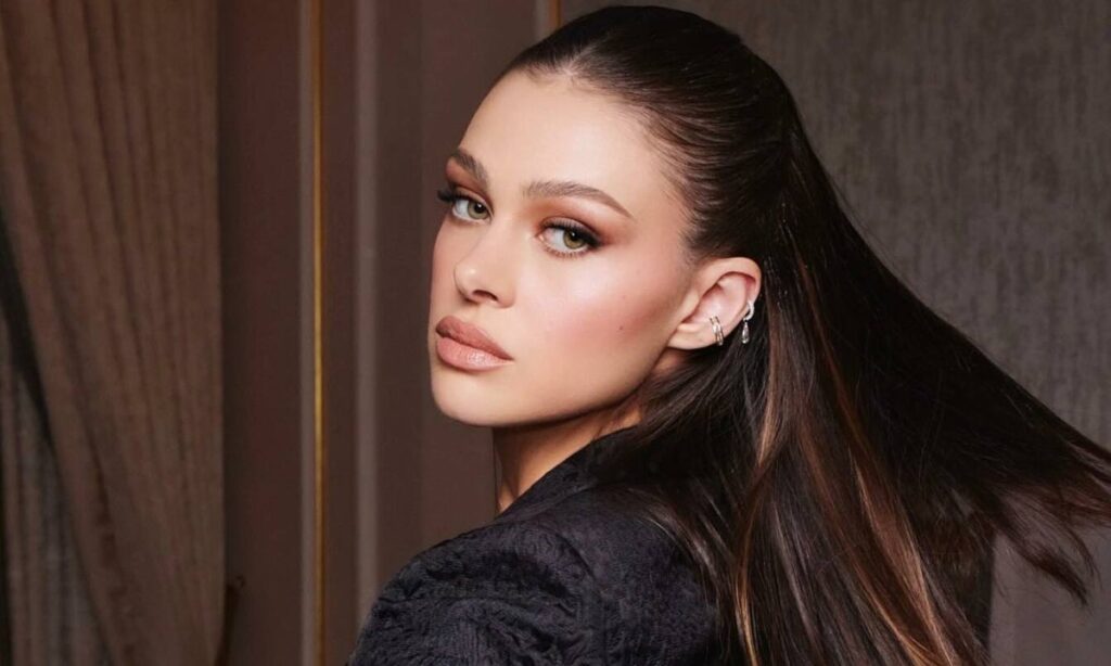 Nicola Peltz: Nữ Diễn Viên Gặp Khó Khăn Với Chuyên Gia Nhuộm Tóc